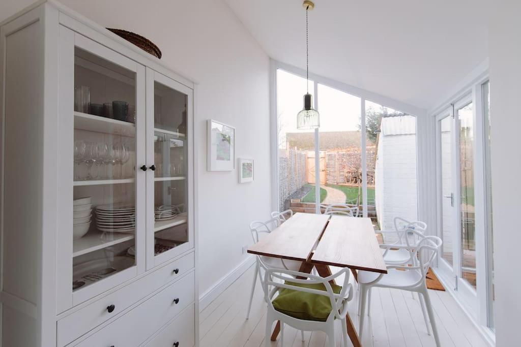 Beautiful House, Cirencester Centre, Parking Exterior foto