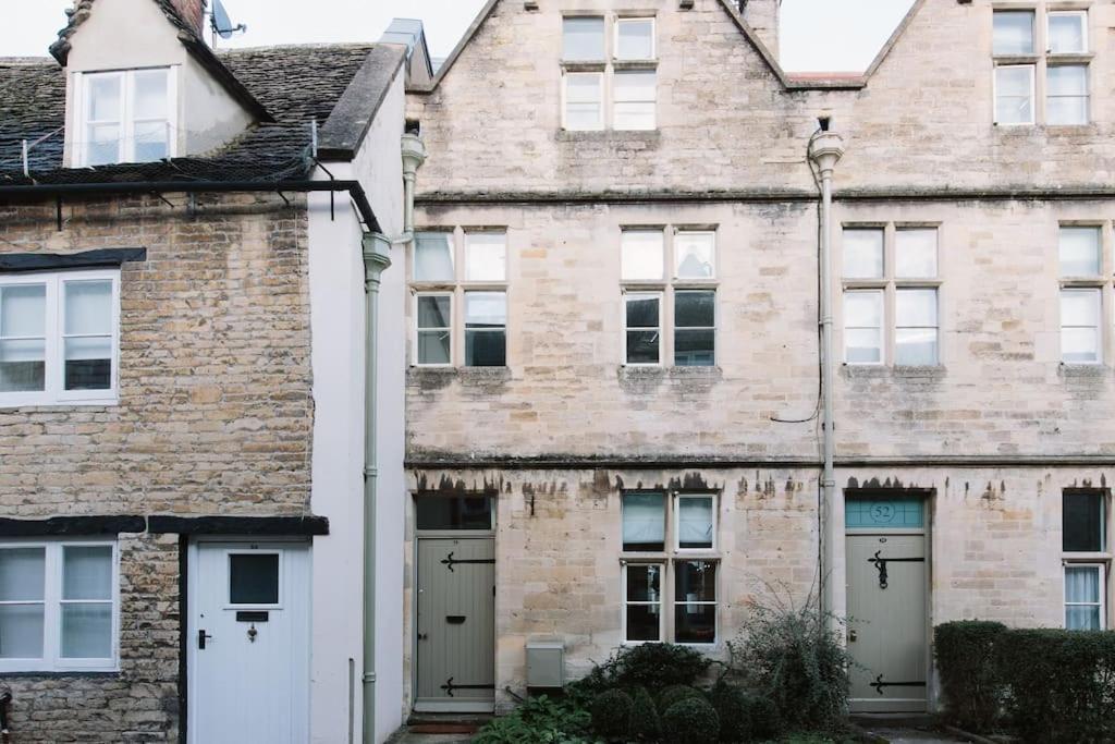 Beautiful House, Cirencester Centre, Parking Exterior foto